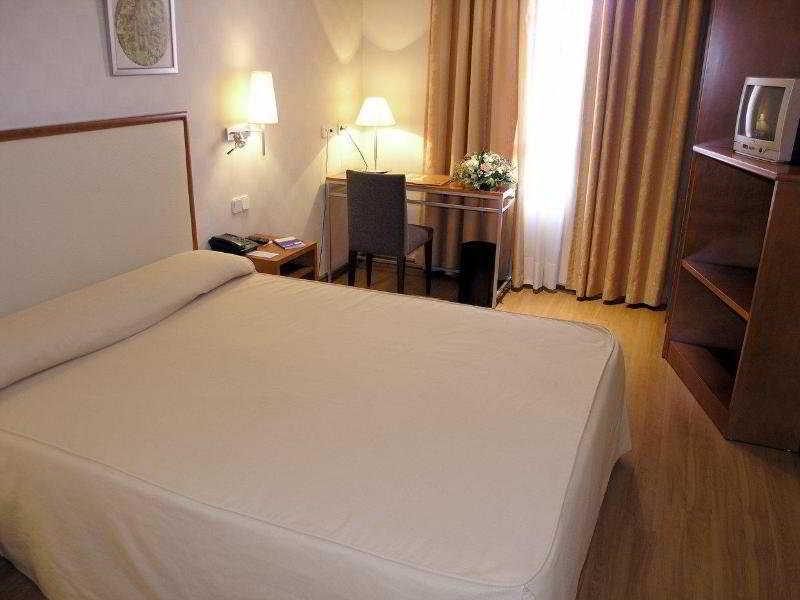 Hotel Th Boadilla Boadilla del Monte Pokoj fotografie