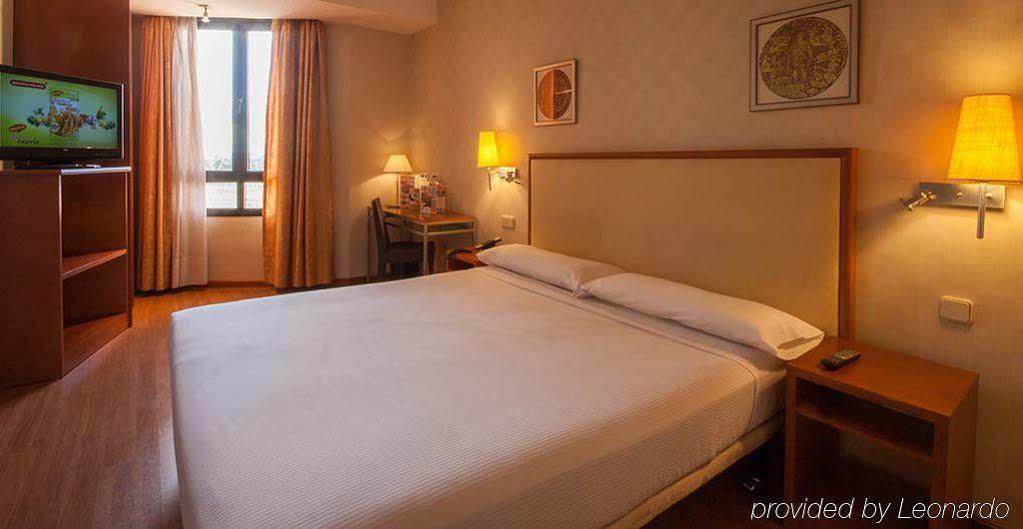 Hotel Th Boadilla Boadilla del Monte Pokoj fotografie